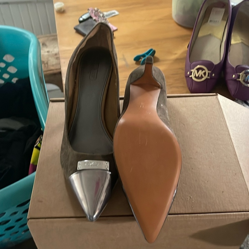 Unique size 11 coach heel